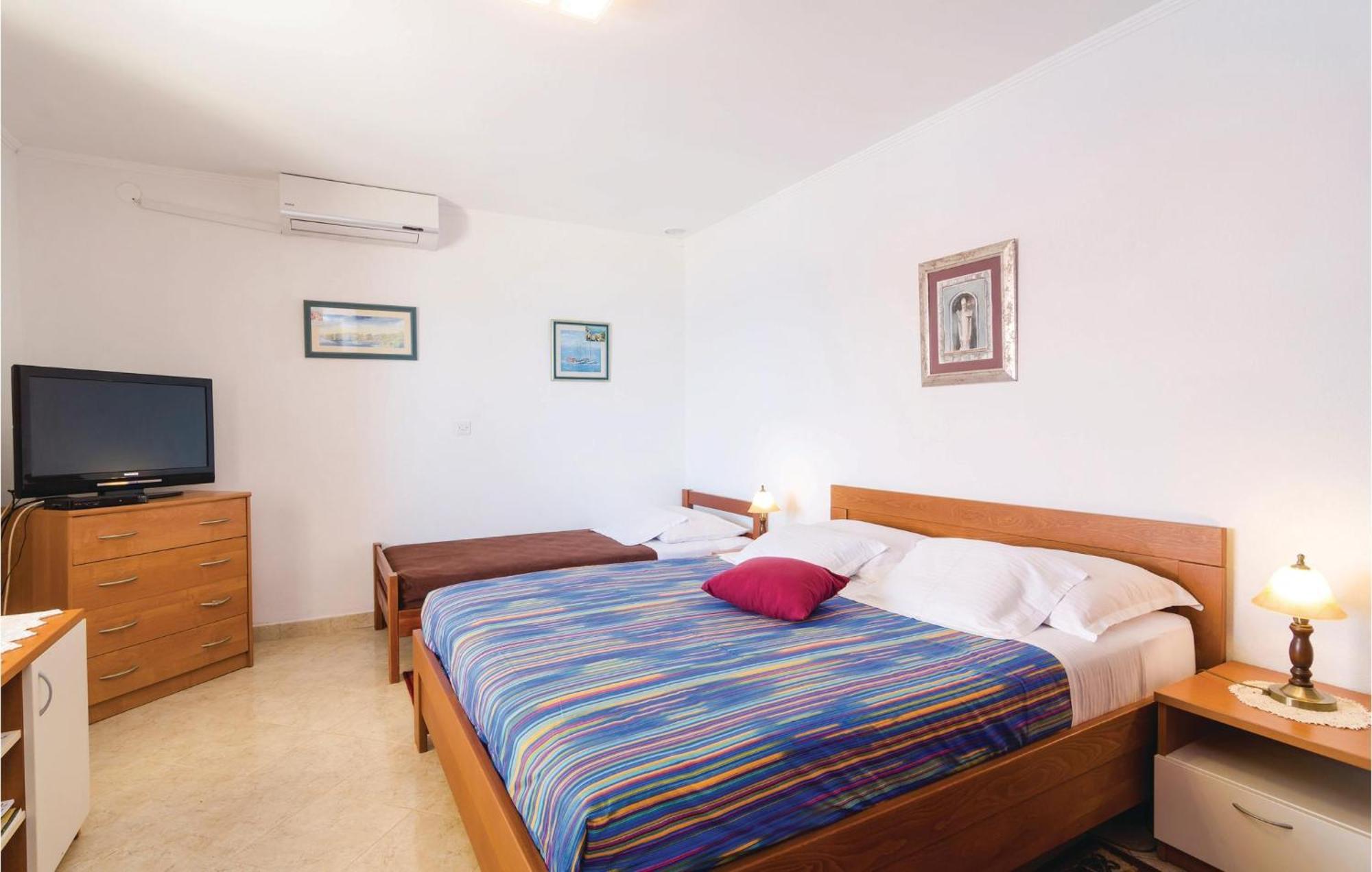 Stunning Apartment In Gruda With Wifi Экстерьер фото